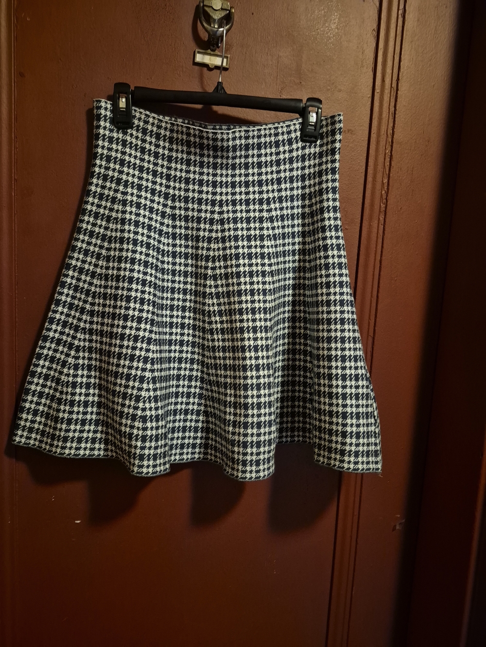 Classic Concepts Women's Blue and White Houndstooth Flare Bottom Skirt - L